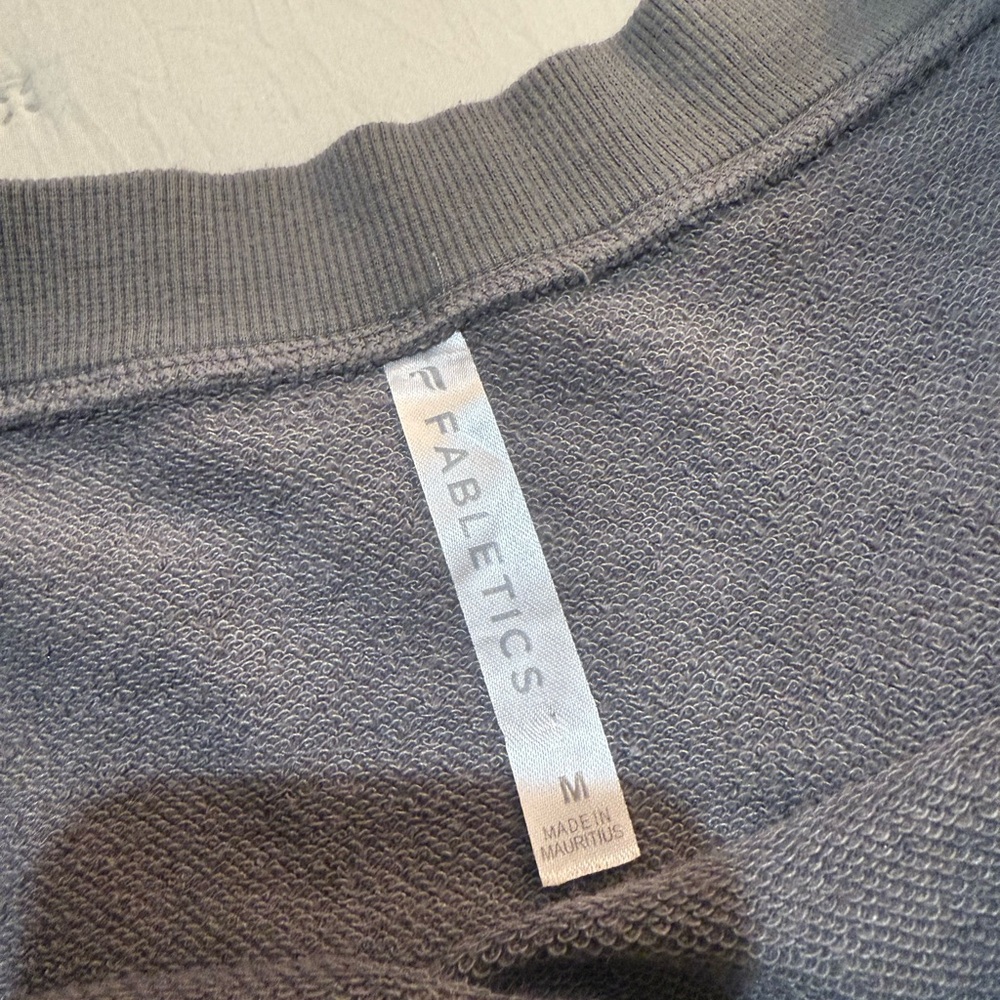 Fabletics Gray Sweatshirt And Camo Leggings Size … - image 6